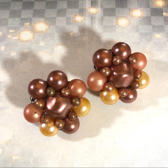 Vintage multi-brown pearl 60’s clip earrings - Picture 2 of 4